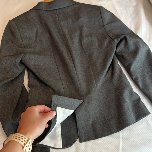 Blazer - Picture 4 of 4